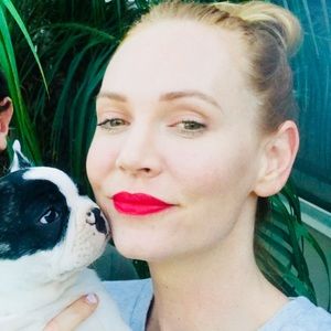 Meet your Posher, Abbe